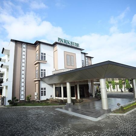 Parkside Meuligoe Hotel Meulaboh Esterno foto