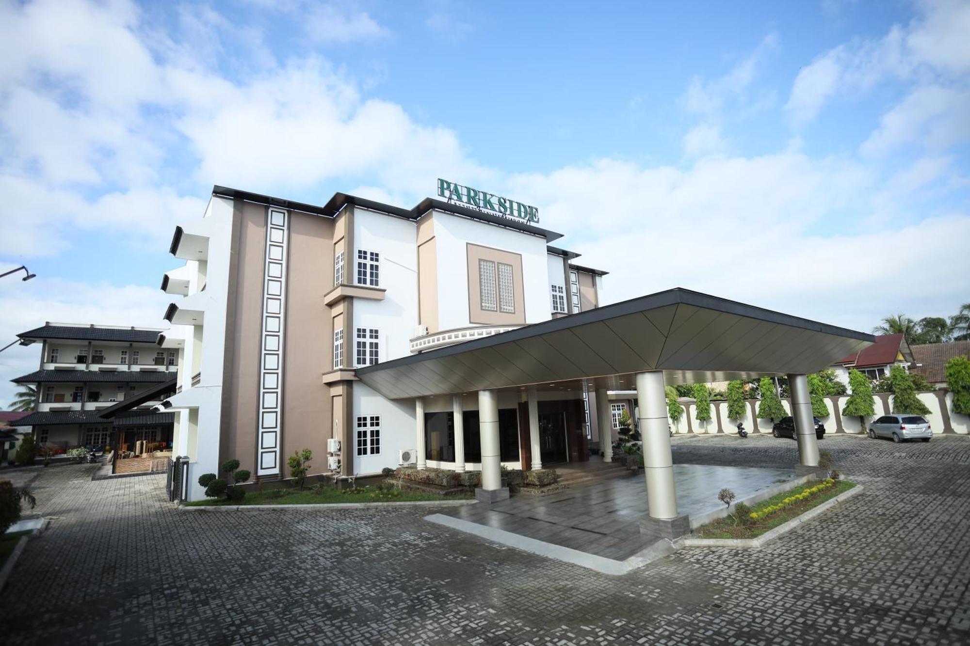 Parkside Meuligoe Hotel Meulaboh Esterno foto